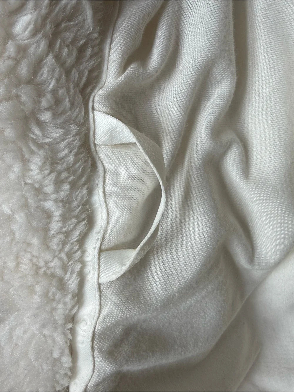 ALO Yoga Plush Sherpa Puffer Jacket - Cream White